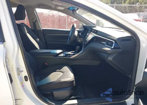 2018 Toyota Camry Le z USA, uszkodzony, nr VIN 4T1B11HK3JU565124